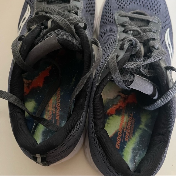 Women’s Saucony Running Shoes lightweight mesh grey and white retro style - Picture 9 of 12